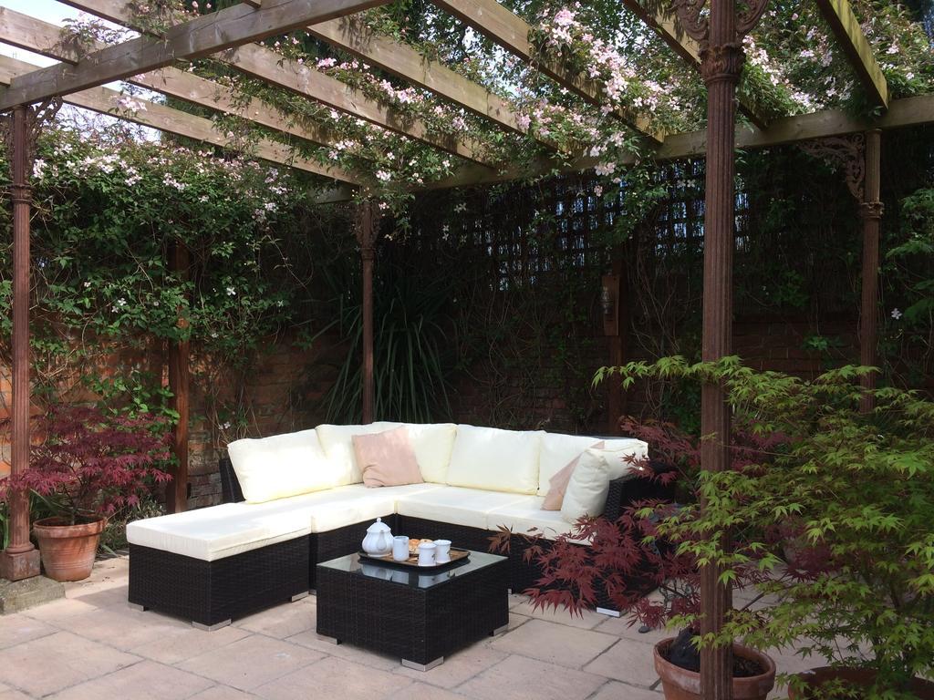 Little Manor Bed & Breakfast Cheltenham Exterior foto